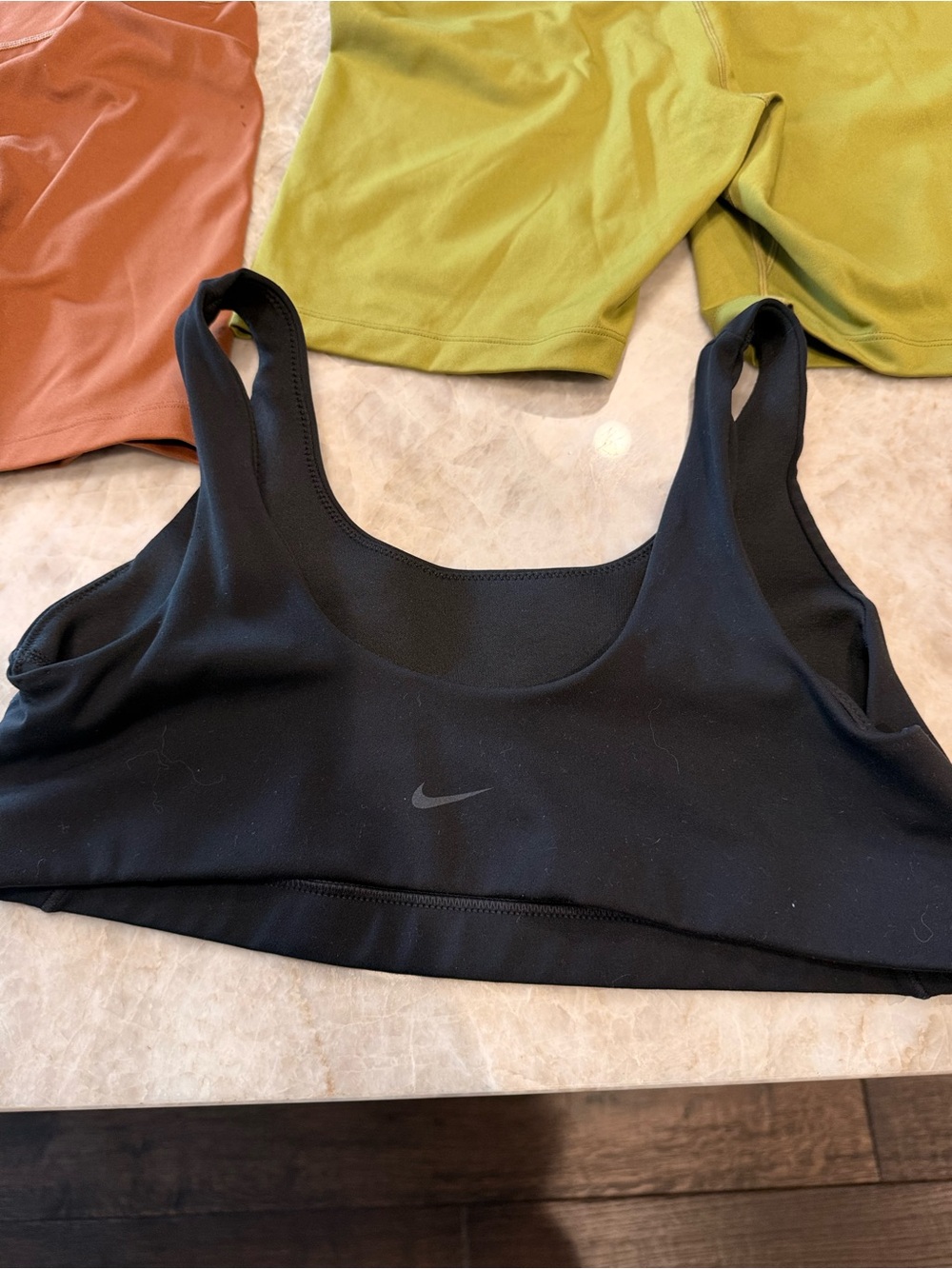 Nike women's workout lot - shorts x2, sports bra and top - Picture 8 of 8
